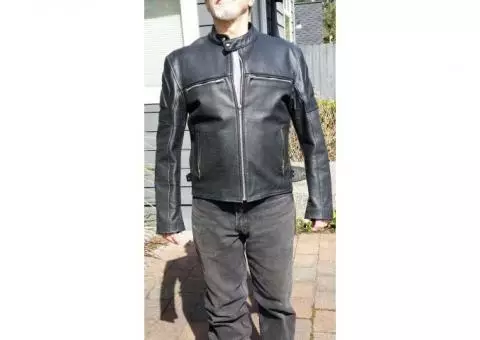 Motorcycle jacket - Men's L (42) - Like new - $85 (Tracyton)